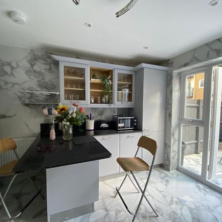 Tina Guest House Лондон Экстерьер фото