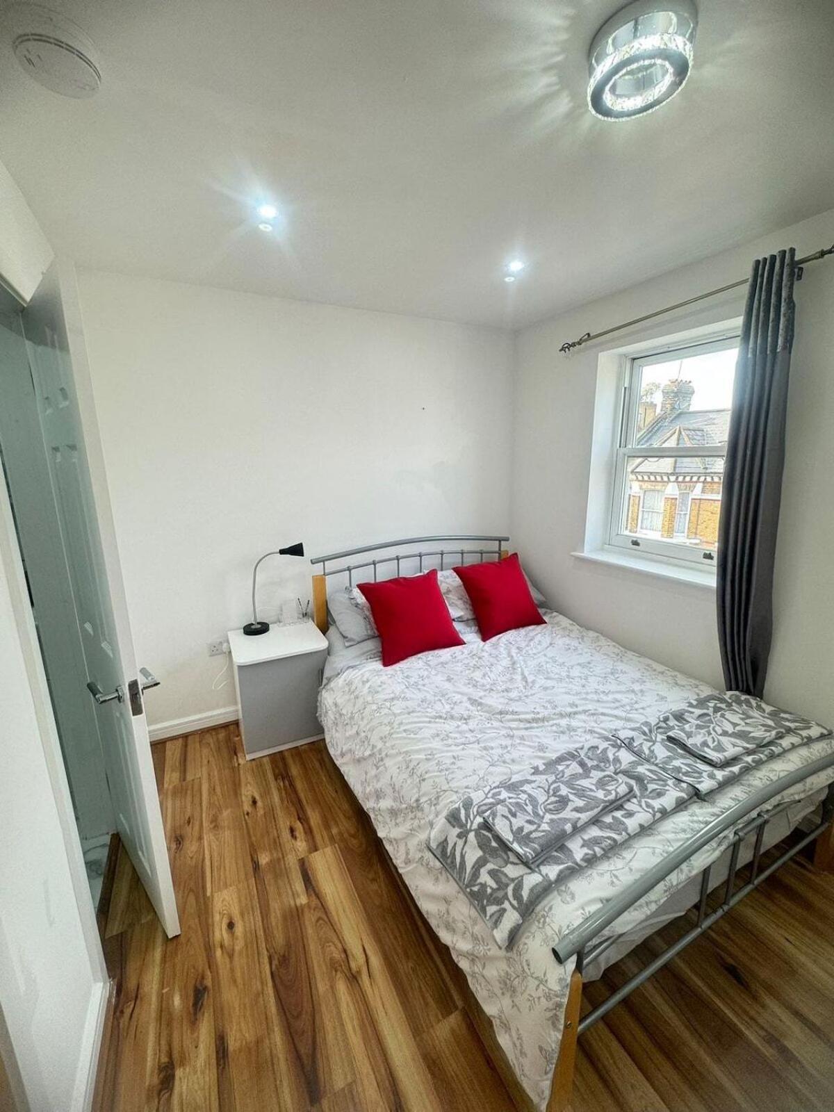 Tina Guest House Лондон Экстерьер фото