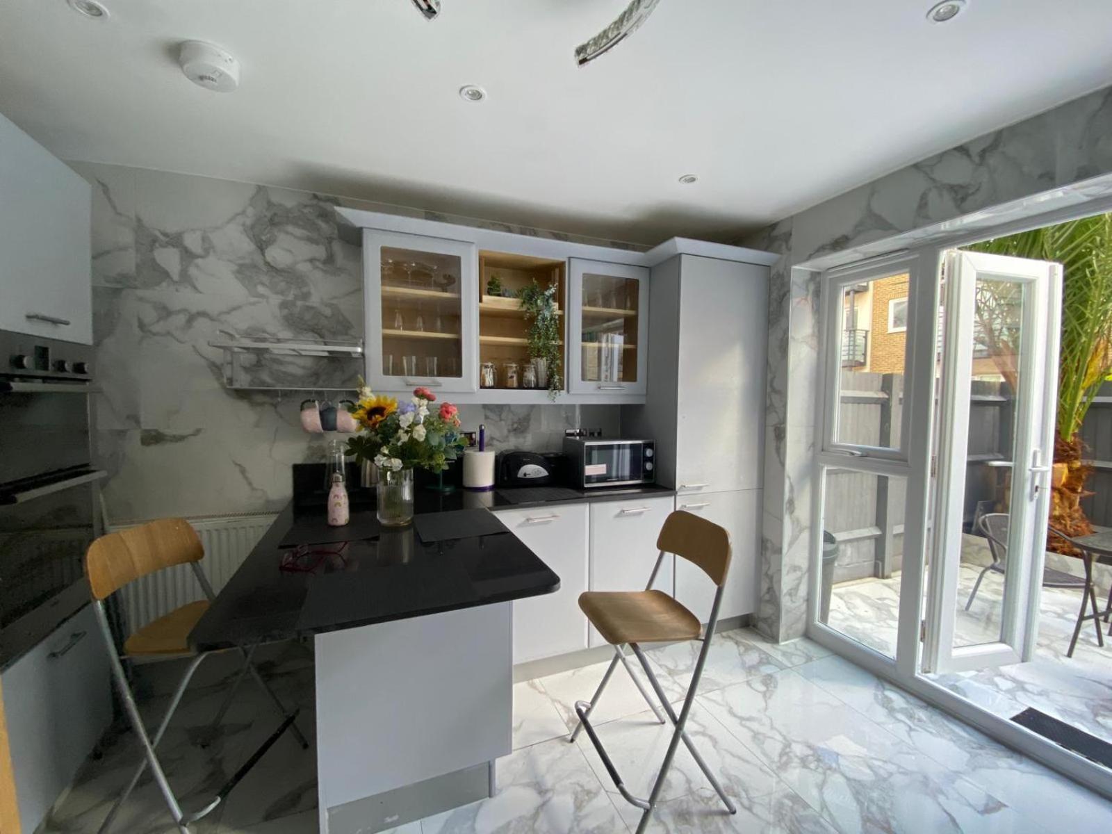 Tina Guest House Лондон Экстерьер фото
